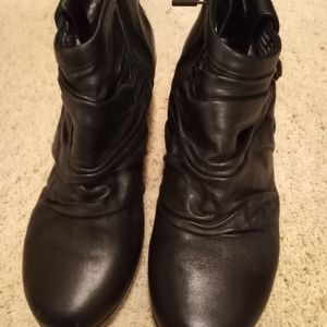 💛💛 Dansko Leather ruched Ankle Boots. Size 41